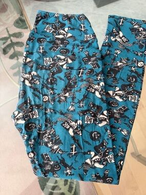 LuLaRoe Teal Black and White Halloween Print Leggings
